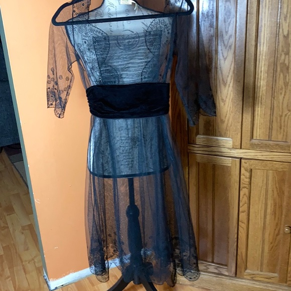 Max Studio special edition lace dress - Picture 7 of 7